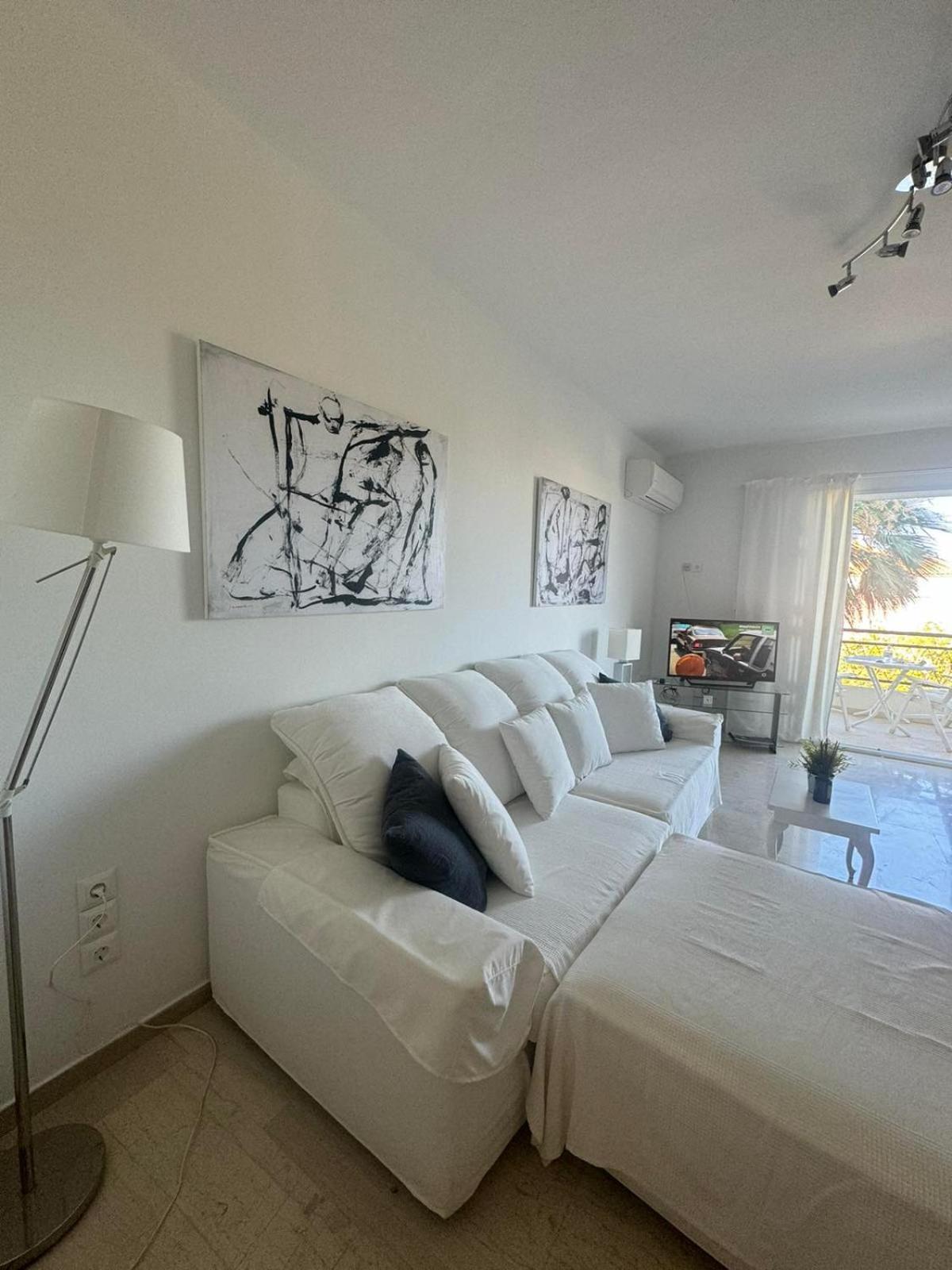 Apartment Artist